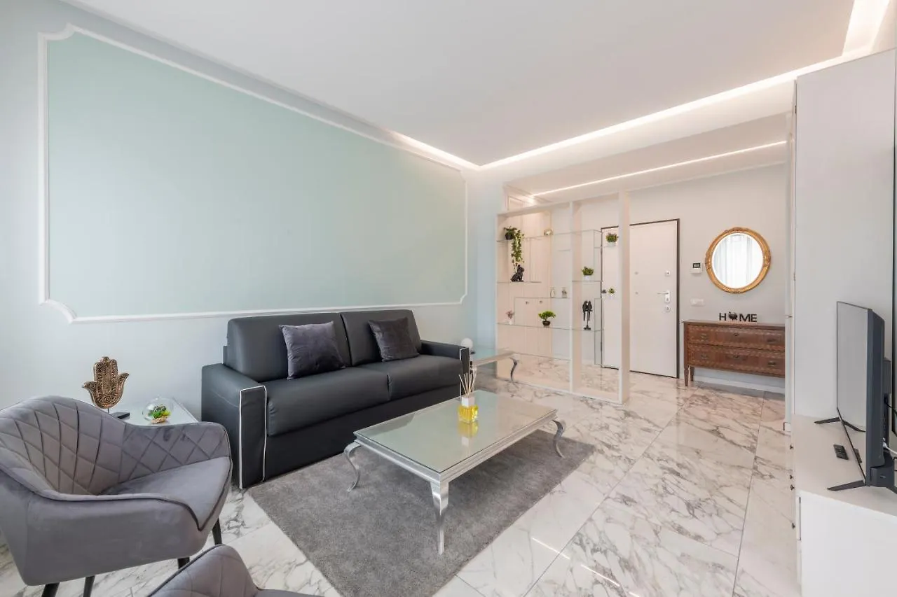 Milan Royal Suites - Centro Brera Apartment